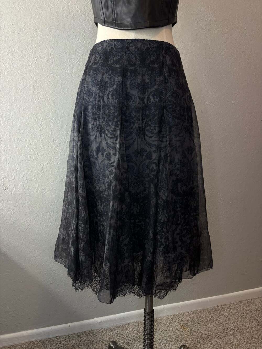 Elie Tahari Black Damask Print Midi Skirt with Lace Trim - Picture 2 of 12